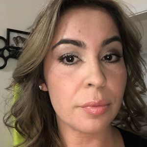 Meet your Posher, Claudia